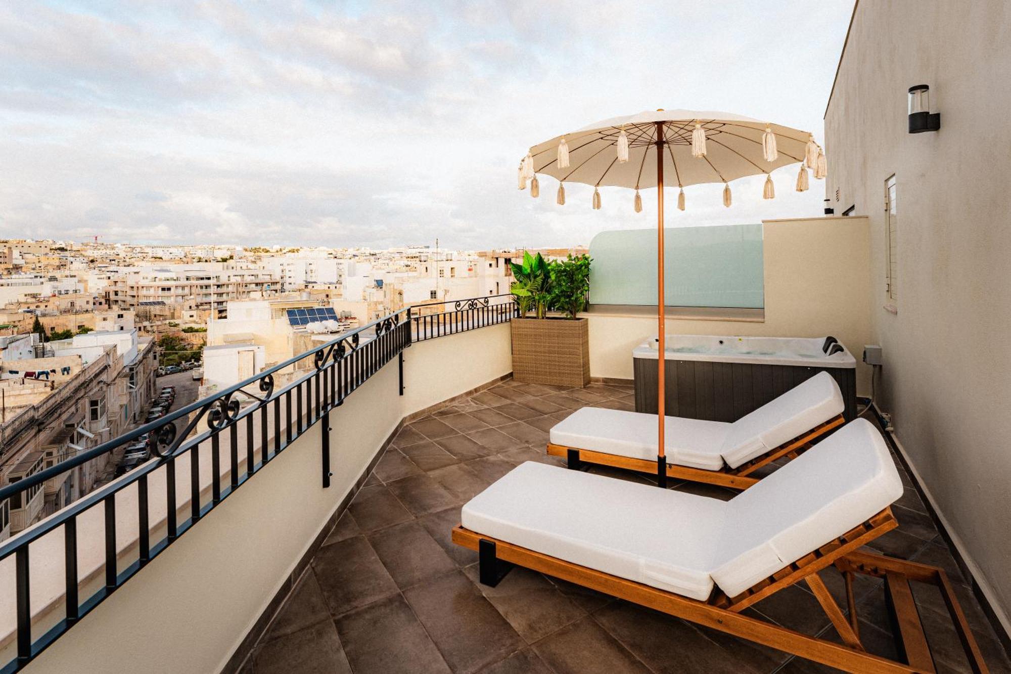 Royale Sainte Helene Boutique Hotel ビルキルカラ エクステリア 写真
